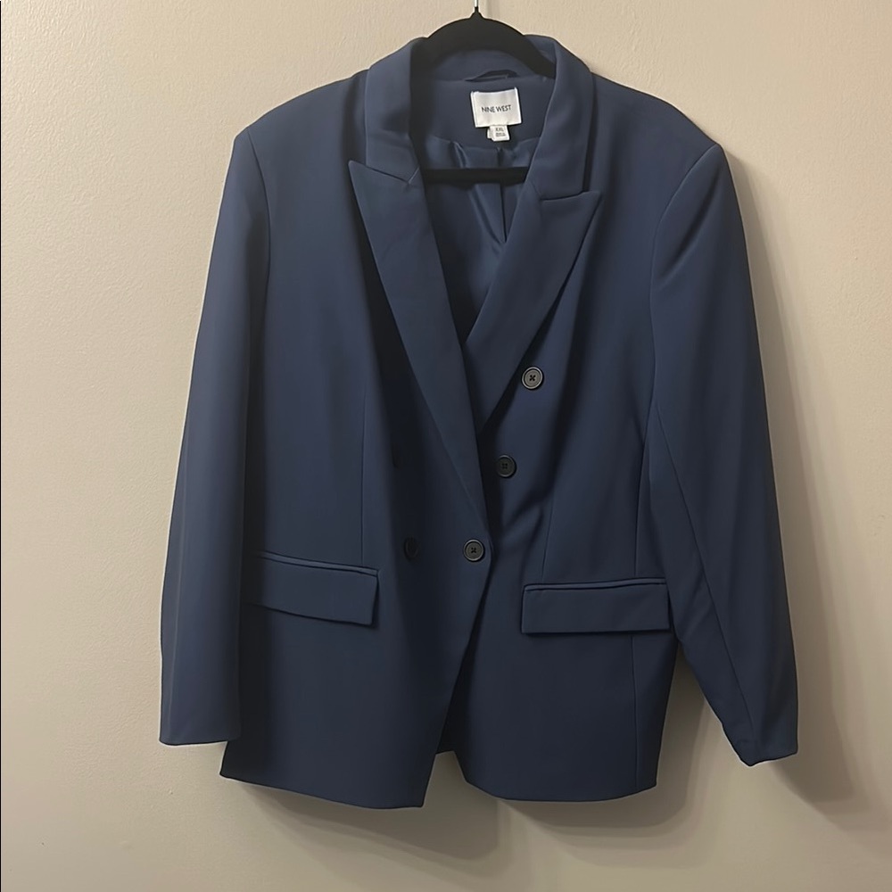 Nine West Blue Blazer with Notched Lapel and Structured Shoulders